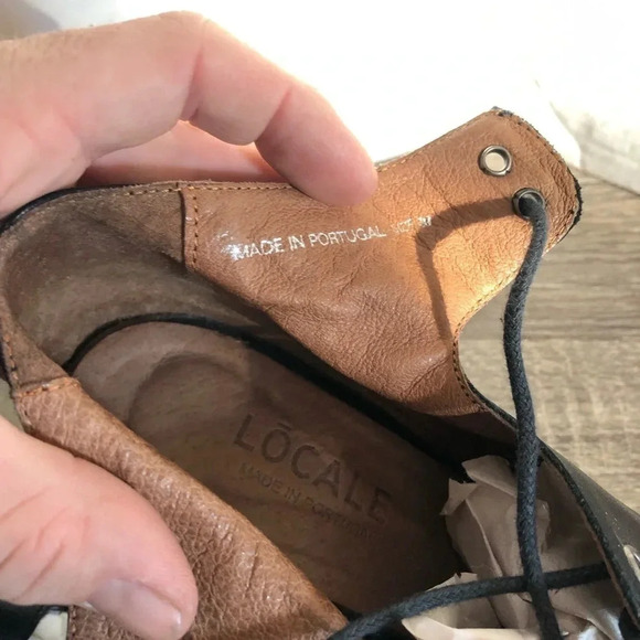 Locale Wedge Leather Sandals - Picture 4 of 12